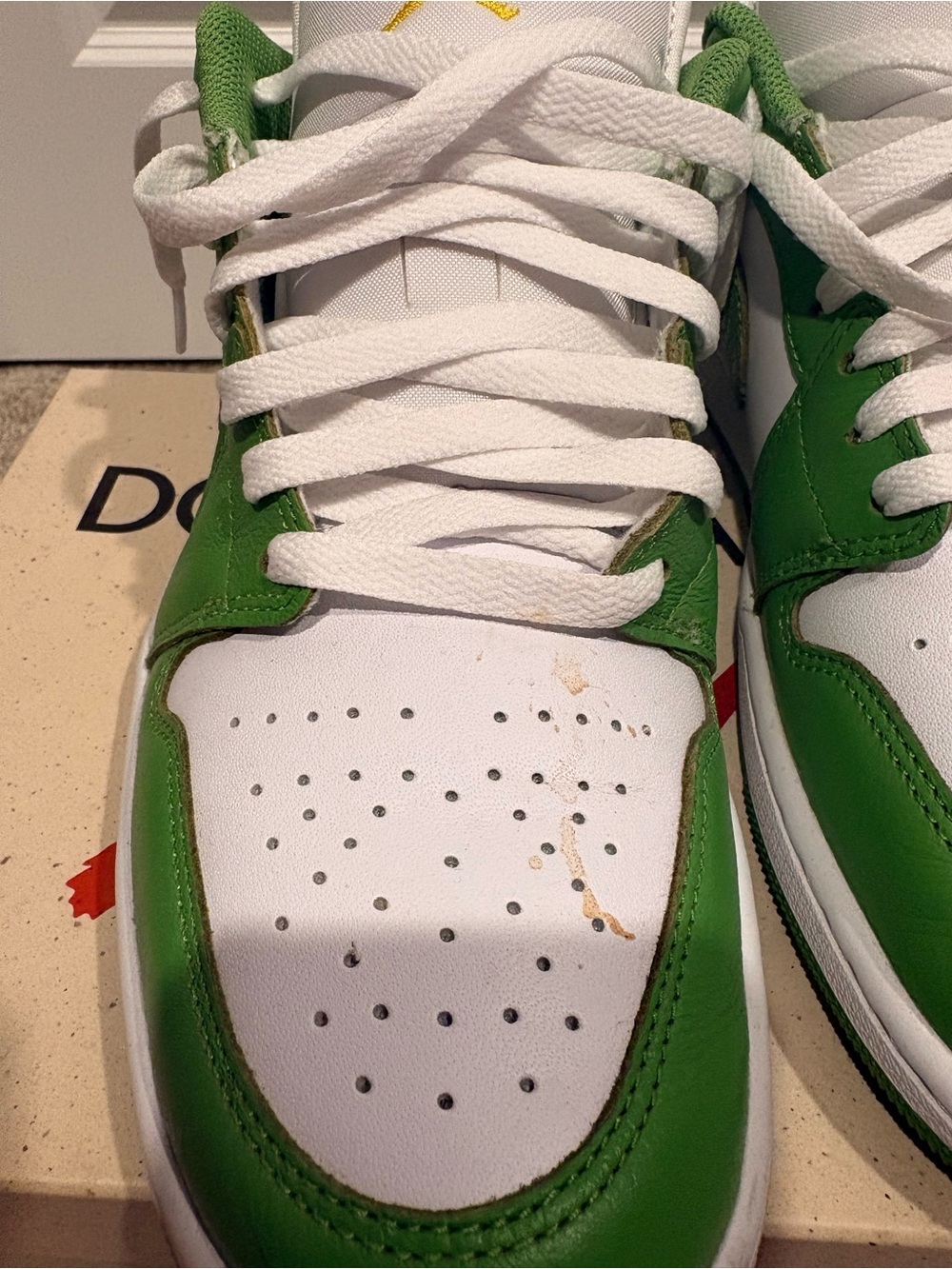 Jordan Men's Low-Top Sneakers in White and Green - Picture 4 of 8
